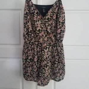 Floral romper with pockets